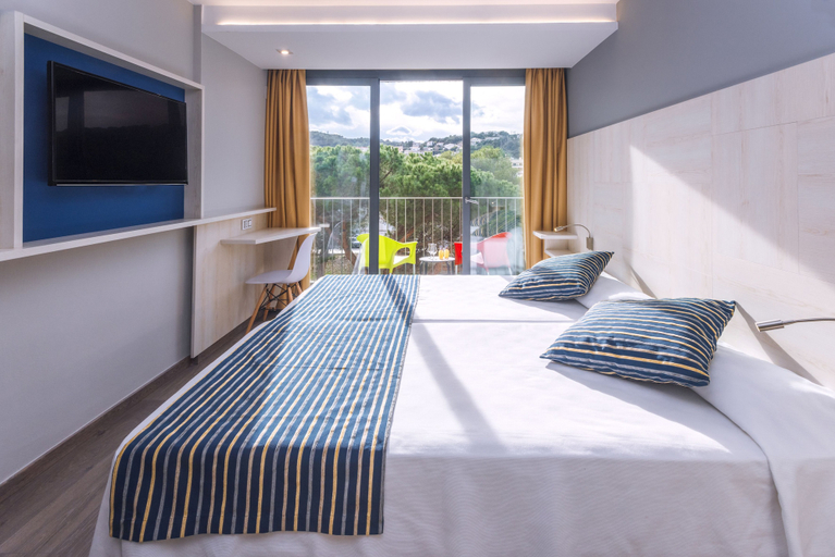 Bedroom 3, Hotel GHT Sa Riera, Girona