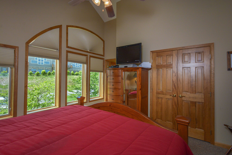Bedroom 2, Amazing Overlook, Garrett
