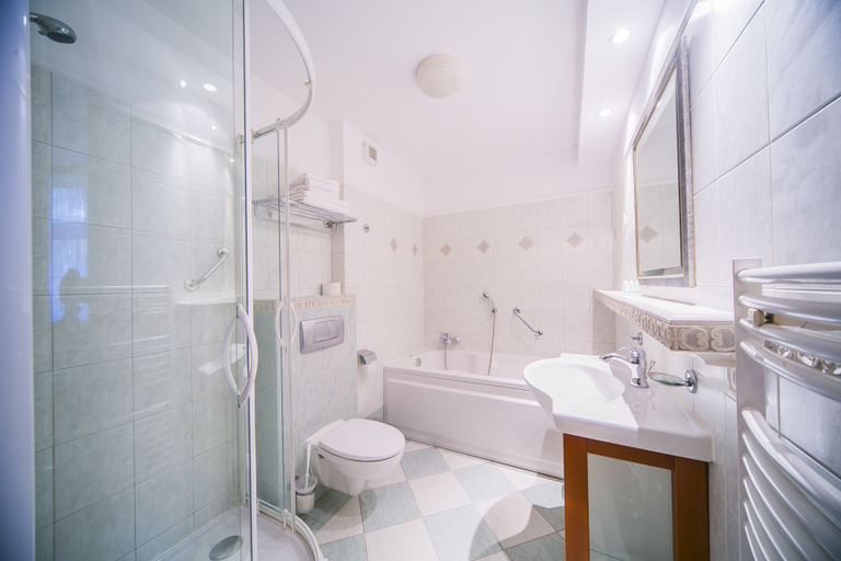 Bathroom 4, Hotel Opera, Sopot