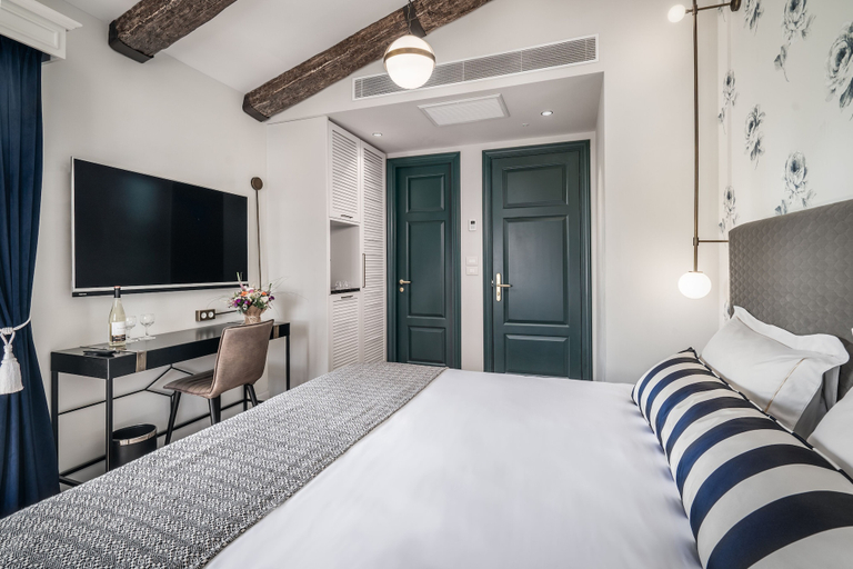 Bedroom 3, Zamarin Hotel