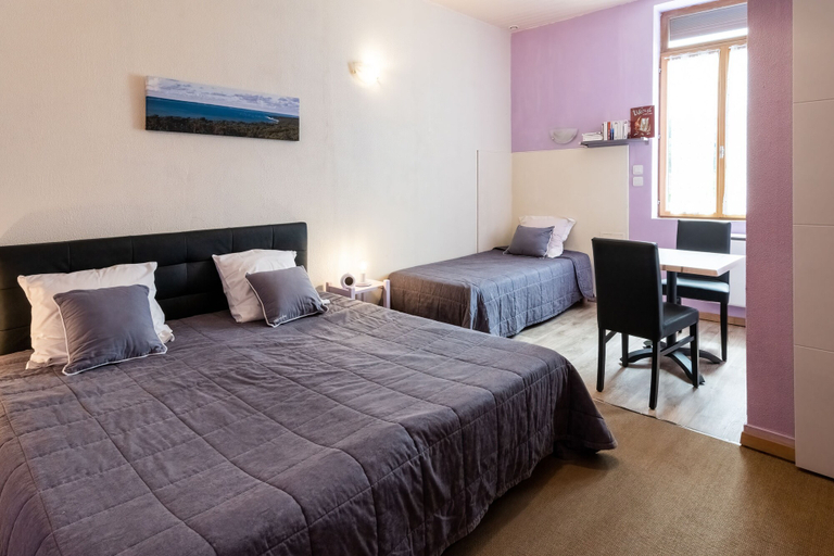 Bedroom 3, Hôtel de la Gare, Gironde
