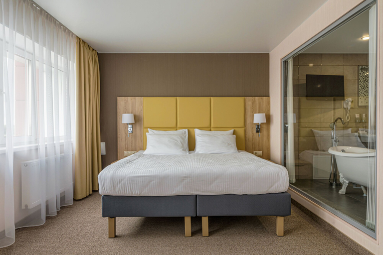 Bedroom 2, Amaks Omsk Hotel, Omskiy rayon