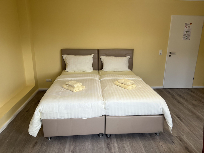Bedroom 4, M&M Hotel - Neu Wulmstorf, Harburg