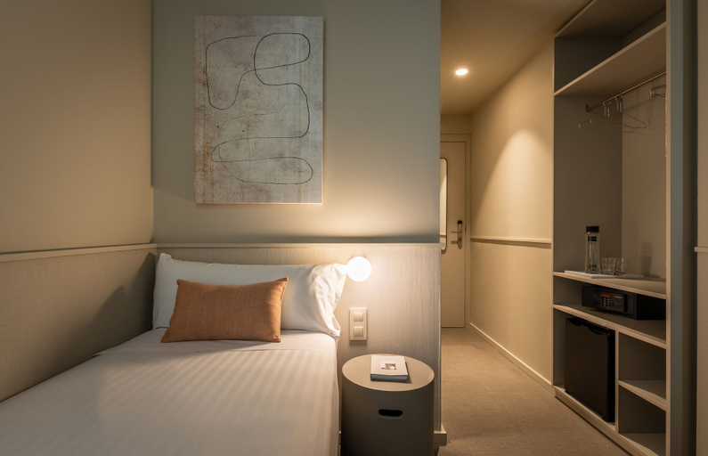 Bedroom 4, BYPILLOW The Bloom, Girona