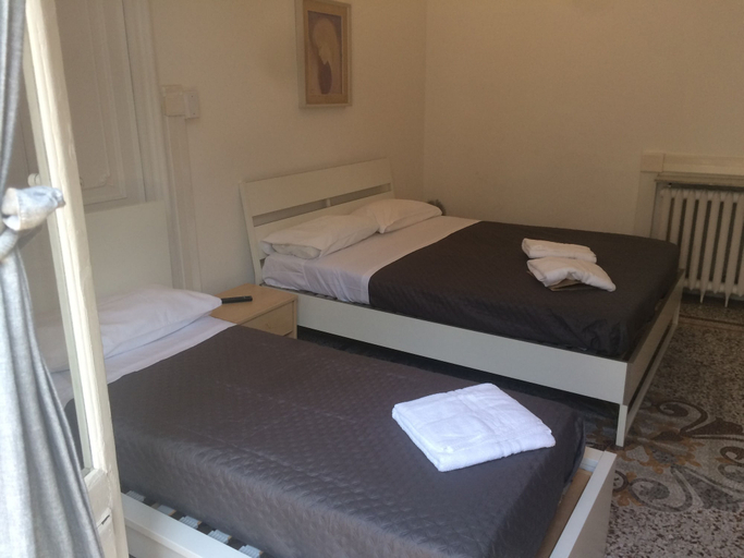 Bedroom 5, Guest House Roma, Genova