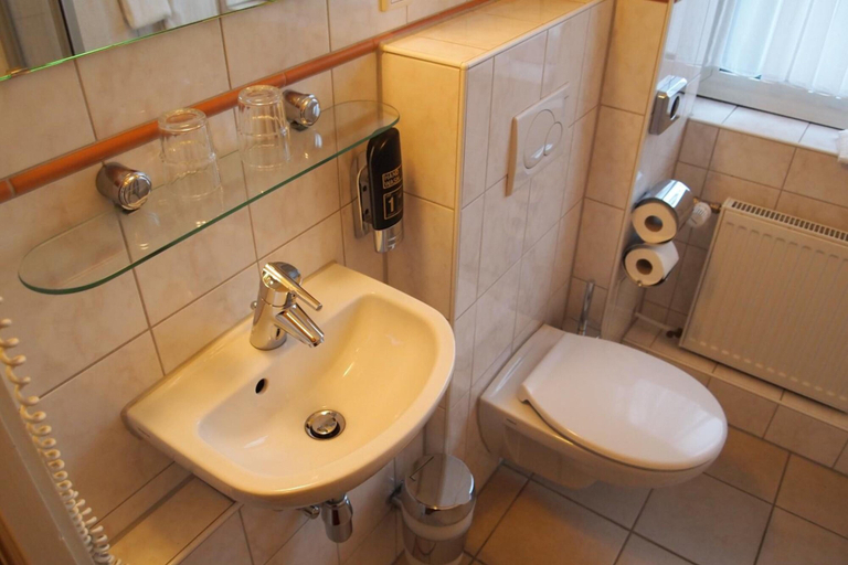 Bathroom 5, Hotel Imperial Hamburg, Hamburg