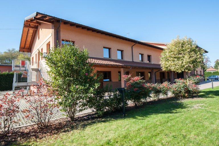 Exterior & Views 2, Orange Motel, Varese