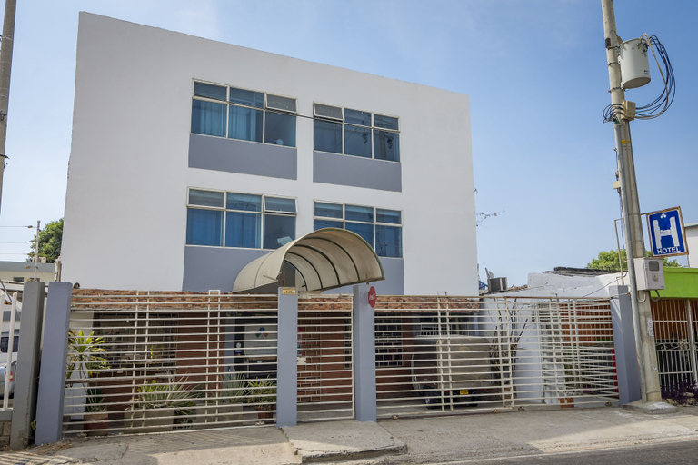 Exterior & Views