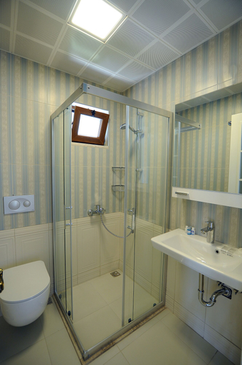 Bathroom 4, My Garden Akyaka, Ula