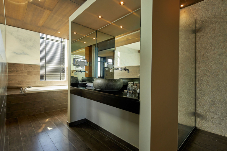 Bathroom 3, Van Der Valk Hotel Sneek, Sneek