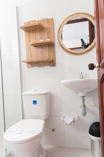 Bathroom 4, Hotel Aquarius, Barranquilla