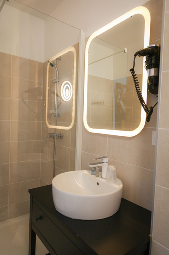 Bathroom 4, Hôtel Restaurant L'Horloge Gourmande, Drôme