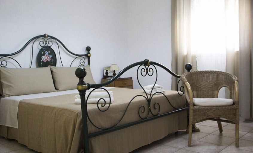 Bedroom 4, Cozzo Spadaro B&B, Syracuse