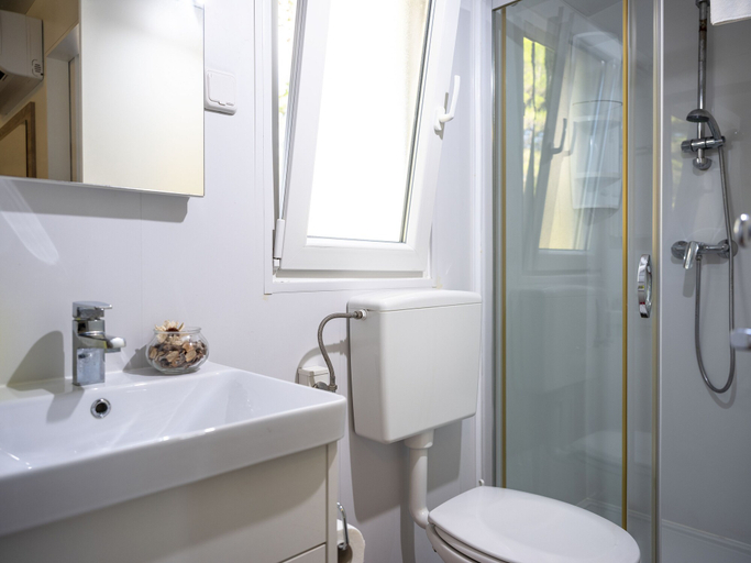 Bathroom 4, Mobile Homes Brijuni Pineta, Vodnjan