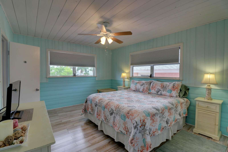 Bedroom 3, Bayside Bungalow 3 - Beautiful Bay Views, Lee