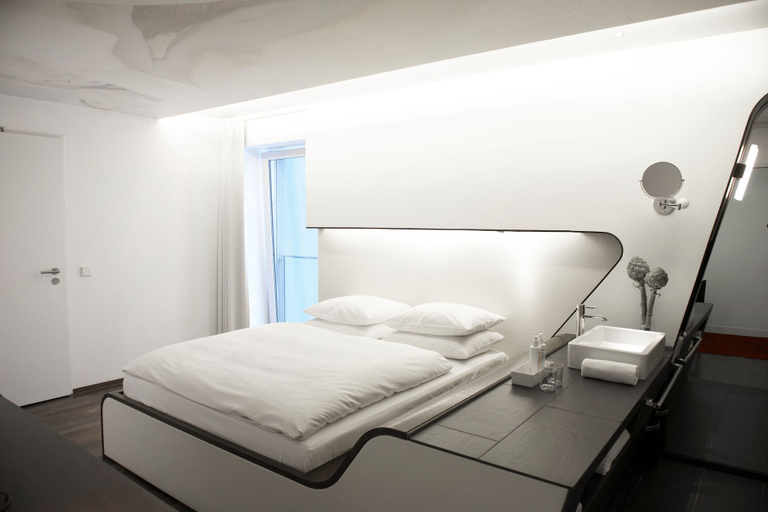 Bedroom 4, Hotel Q, Berlin