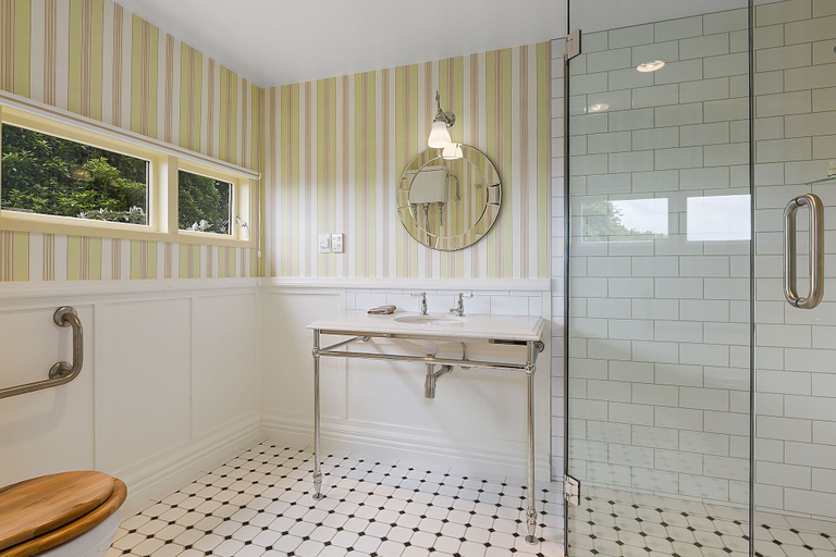 Bathroom 4, Larnach Lodge, Dunedin