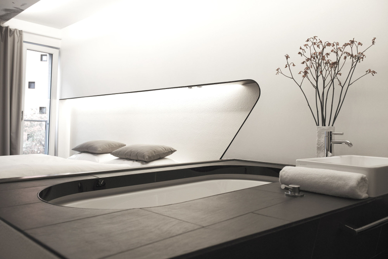 Bedroom 5, Hotel Q, Berlin