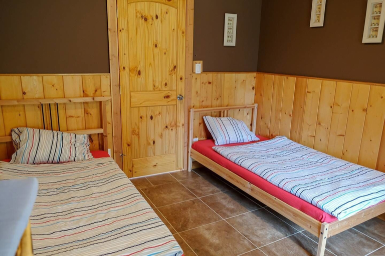 Bedroom 2, Beautiful Log Chalet Near Fernie, BC, East Kootenay