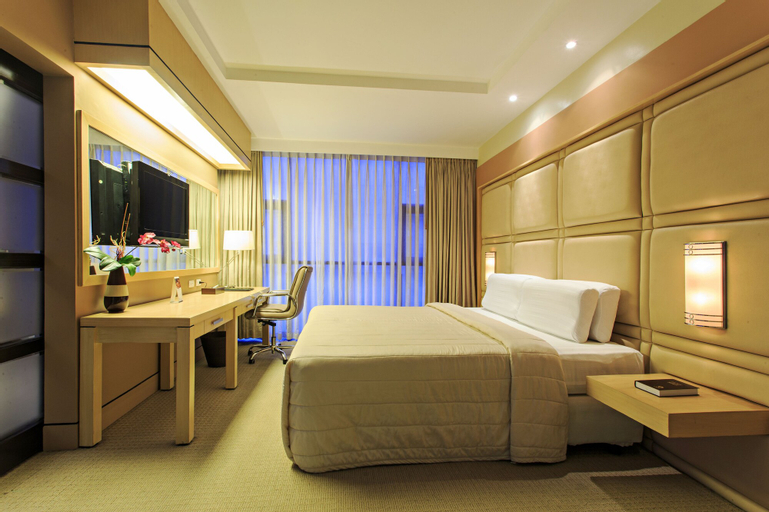 Bedroom 3, Cebu Parklane International Hotel, Cebu City