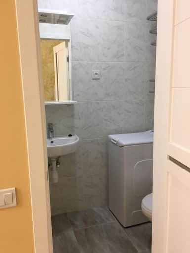 Bathroom 3, Kat Green Apartment, Odes'ka
