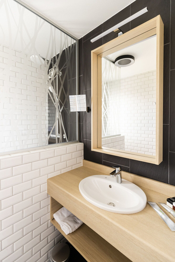 Bathroom 4, Hotel Bastide, Aveyron