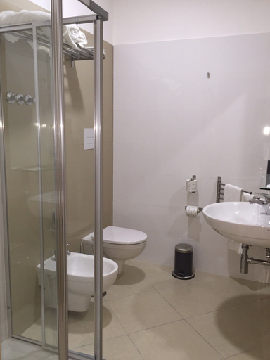 Bathroom 3, Medea Resort, Caserta