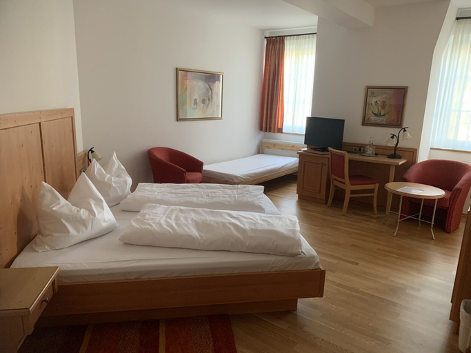 Bedroom 2, Landgasthof Krone, Neu-Ulm