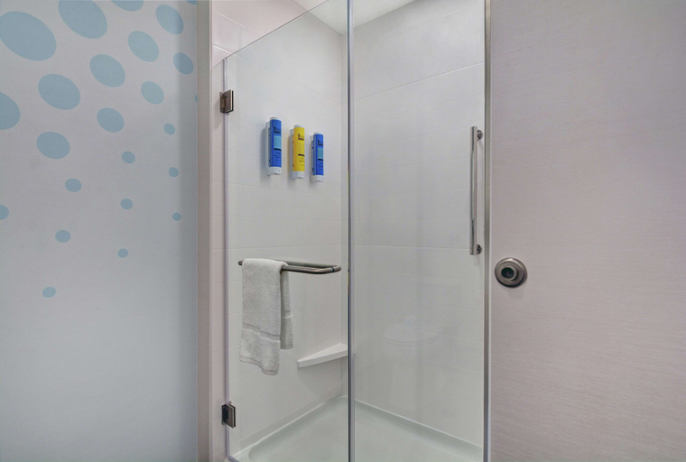 Bathroom 4, Tru by Hilton Springfield Downtown, Greene
