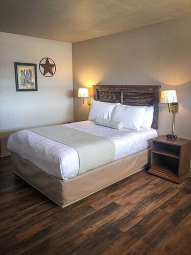 Bedroom 5, Best Inn Texas, Hockley