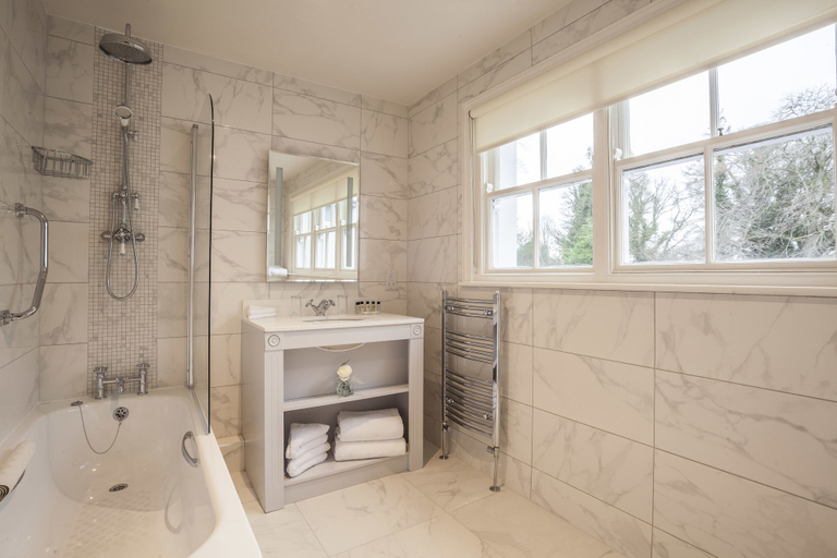Bathroom 4, Leixlip Manor Hotel