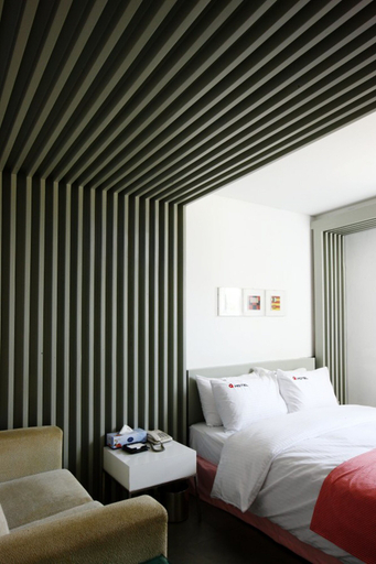Bedroom 4, Q Hotel, Paju