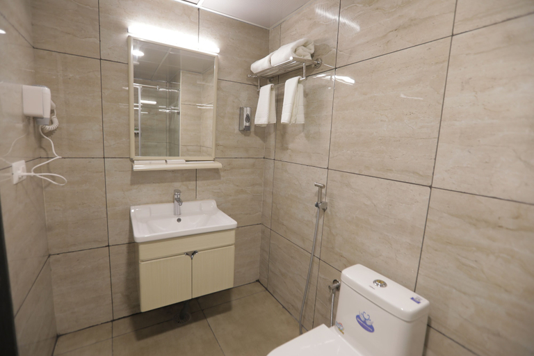 Bathroom 3, V One Hotel-Ambara Elite, Bangalore