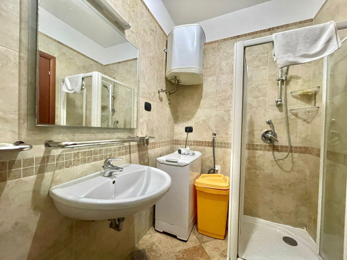 Bathroom 2, Seaview Apartments Rafailovici