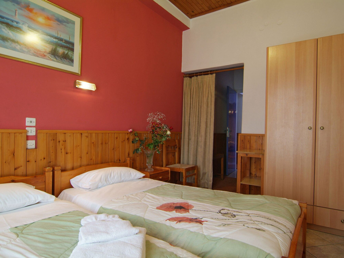Bedroom 4, Hotel Athina, Central Greece