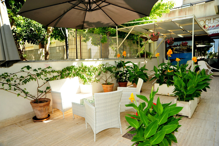 Others 5, Camere sul Lungomare, Lecce