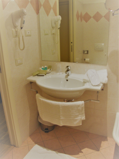 Bathroom 5, Hotel Villa Cinzia, Cuneo