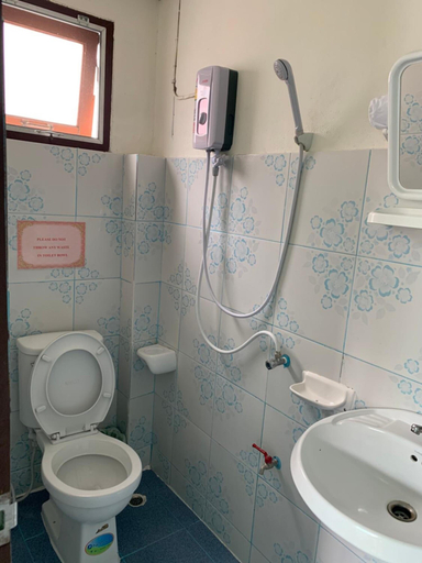 Bathroom 4, You and Me Hostel, Muang Chiang Mai