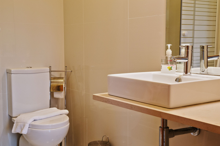 Bathroom 3, Spot Apartments São Bento, Porto