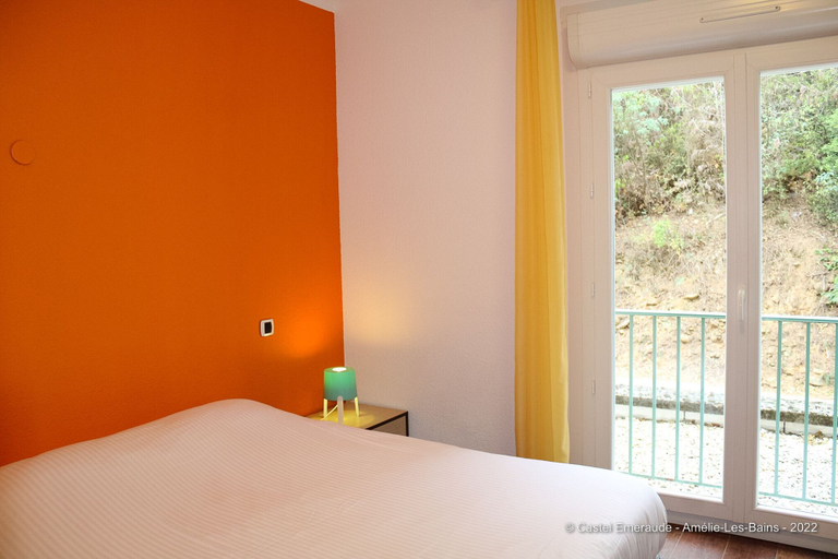 Bedroom 2, Appart'Hotel-Restaurant Castel Emeraude, Pyrénées-Orientales
