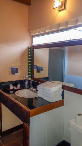 Bathroom 4, San Buenaventura de Atitlan, Sololá