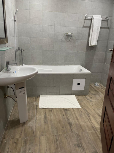 Bathroom 3, Marcelo Beach Club, Golfe (incl Lomé)