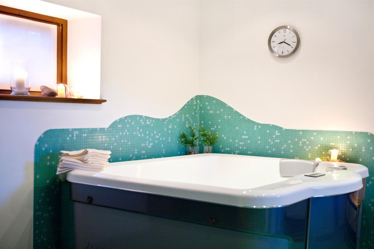 Bathroom 4, L'Uva e le stelle, Udine