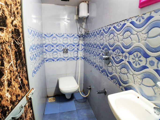 Bathroom, Hexa Ahlan Dorm - Hostel, Surendranagar