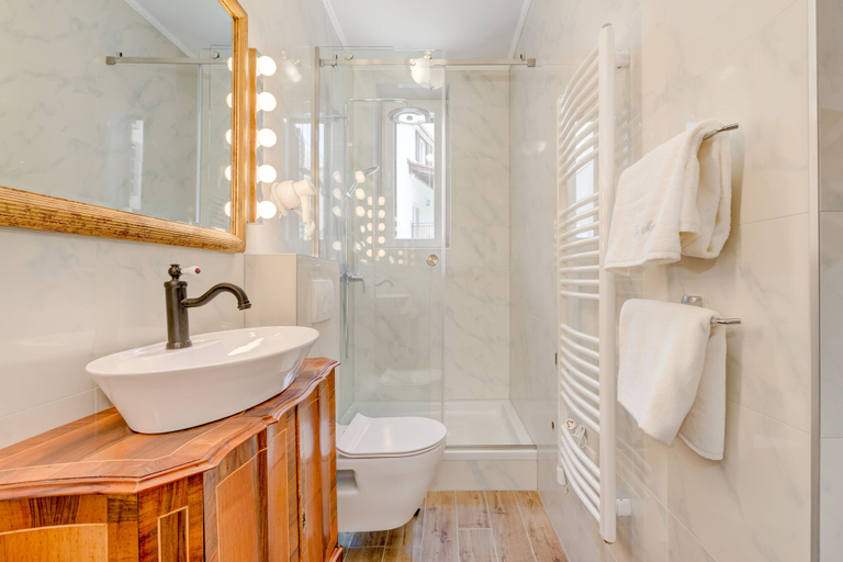 Bathroom 2, Le Monde Luxury Accommodation, Split