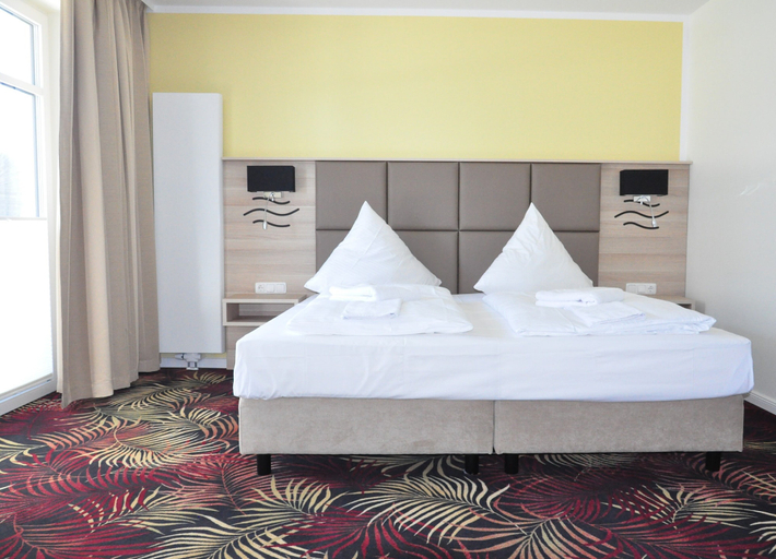 Bedroom 4, Avalon Hotel Bellevue, Ostholstein