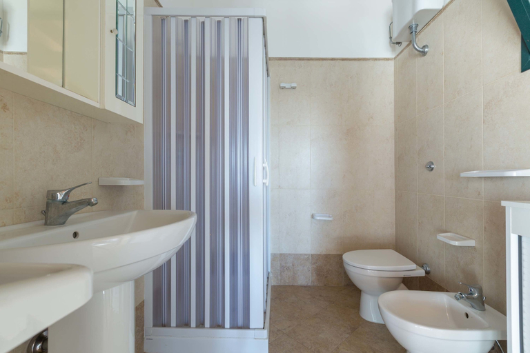 Bathroom 3, Villetta Onda, Lecce