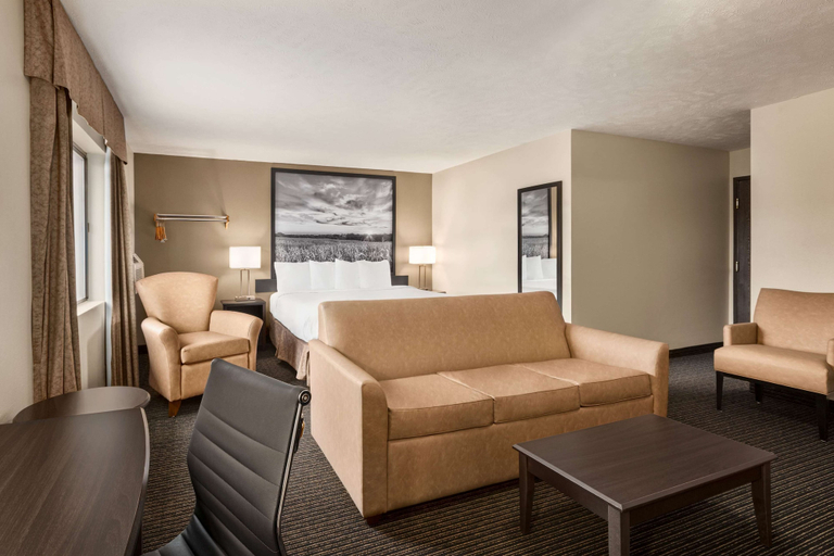 Others 5, Super 8 by Wyndham Lincoln North, Lancaster