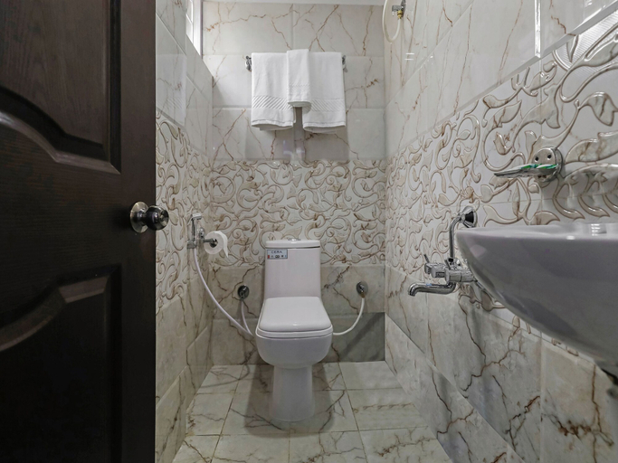 Bathroom 3, Treebo Trend White Inn, Bangalore