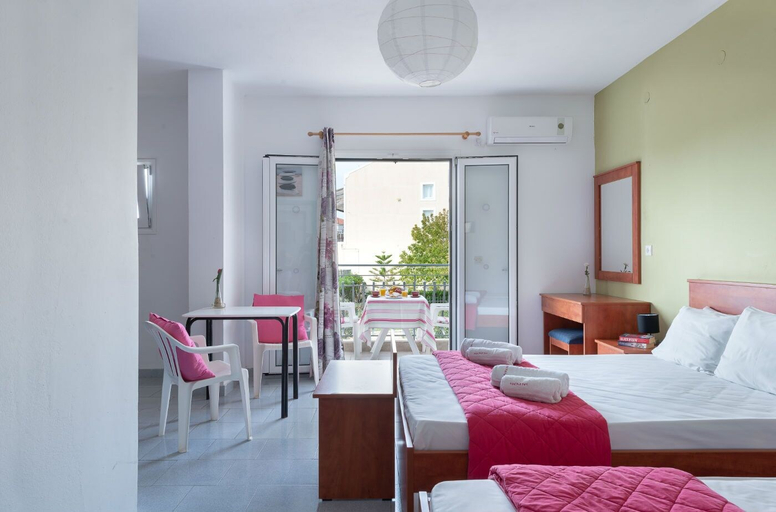 Bedroom 4, Socrates Studios, Ionian Islands